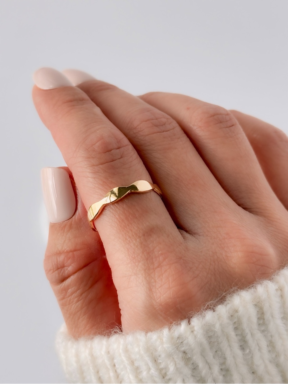 18k Gold Plated Wavy Band Ring - Classic Women's Jewelry